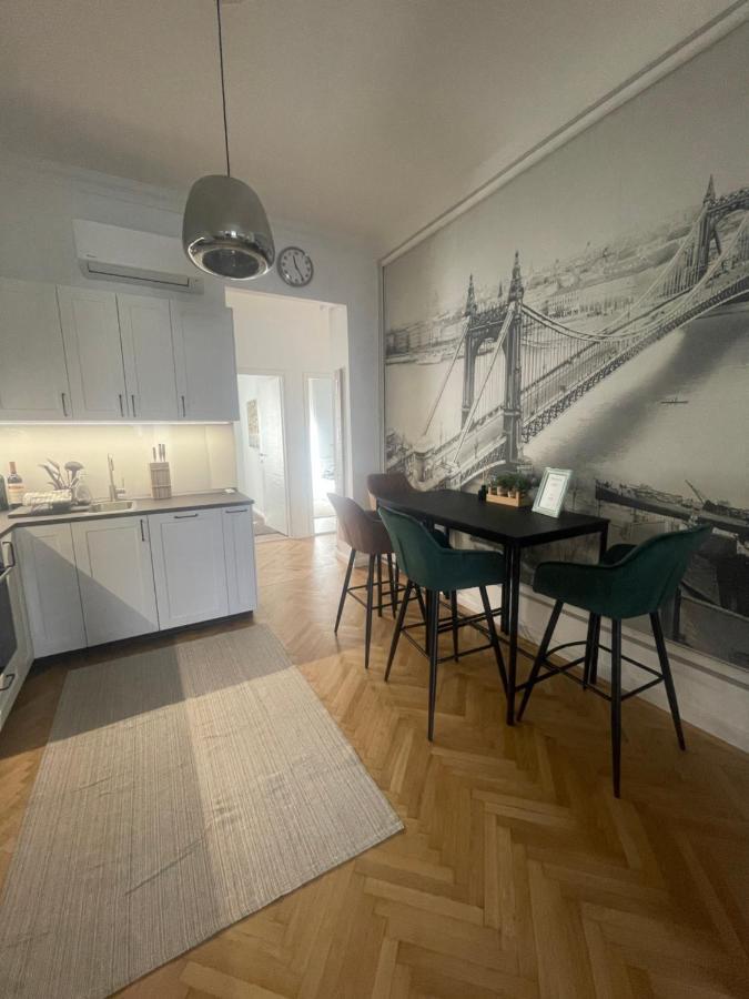 Szip 2 - New In Downtown Apartment บูดาเปสต์ ภายนอก รูปภาพ